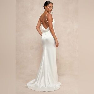 LULU’S LOVELY ENDEARMENT SATIN SLEEVELESS BACKLESS MAXI DRESS
